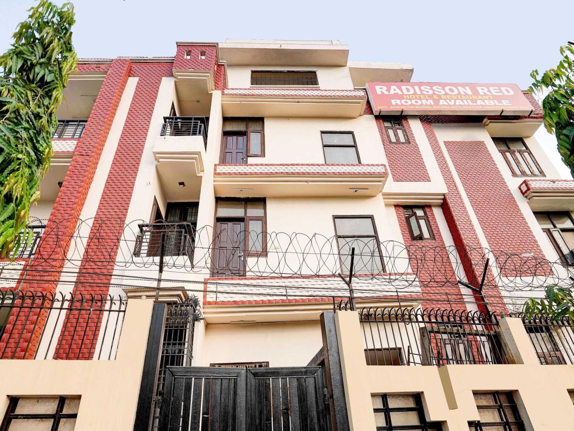 Hotel O Radisson Red Hotel & Restaurant Ghaziabad Exterior foto